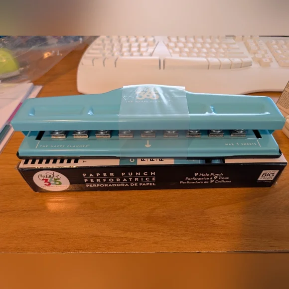 NWT - NIB - The Happy Planner Hole Punch - Classic - 9 hole - Create 365 - Picture 1 of 1